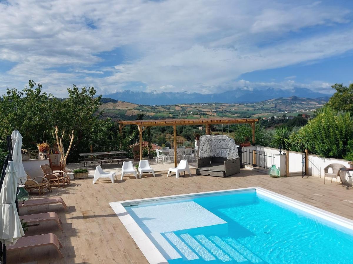Bed And Breakfast La Pecora Rosa Sant'Omero Eksteriør billede